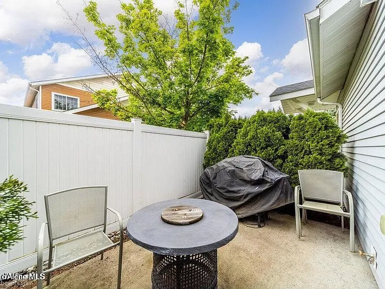 931 N Goldenrod Ct — Photo 22