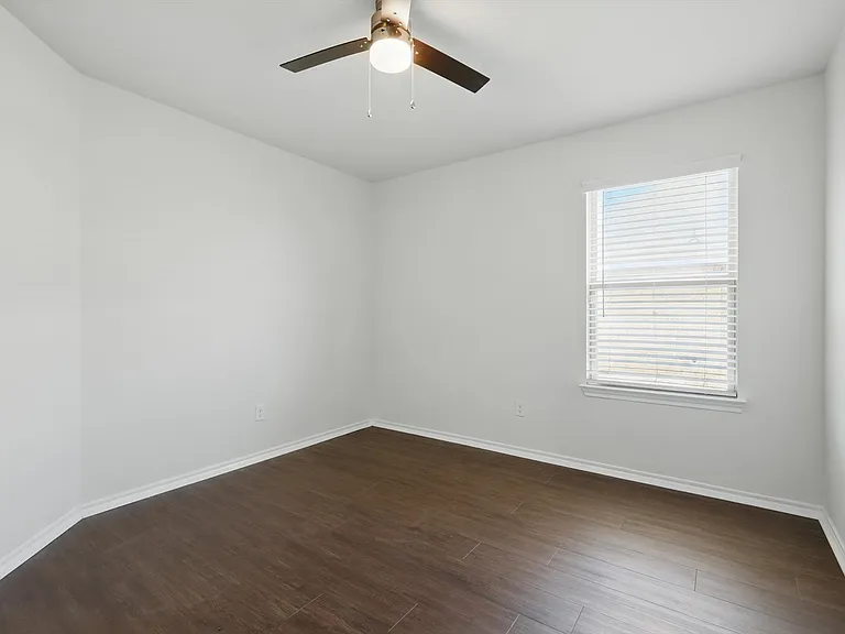 1530 Woodlake Dr — Photo 17