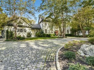 328 Erskine Rd, Stamford, CT 06903