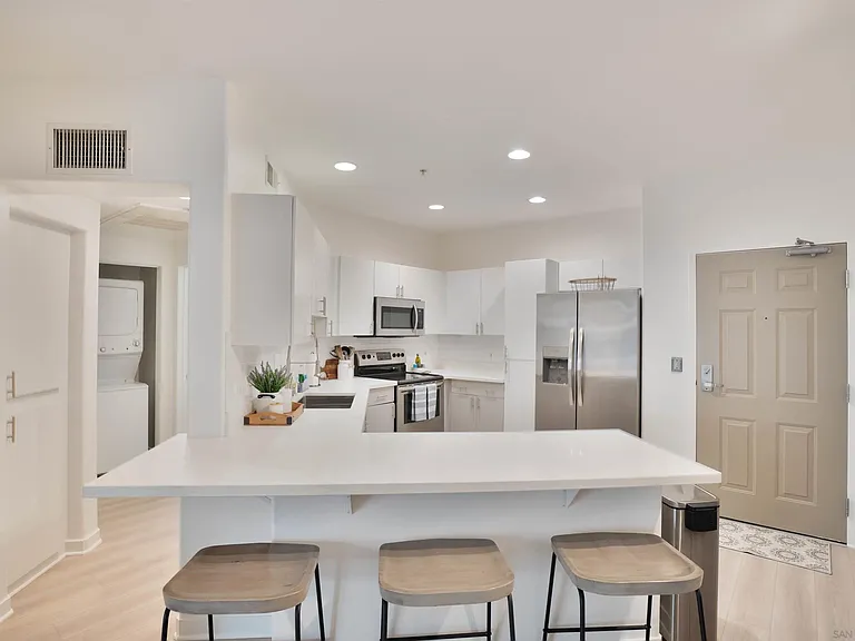 1501 Front St #329 — Photo 2