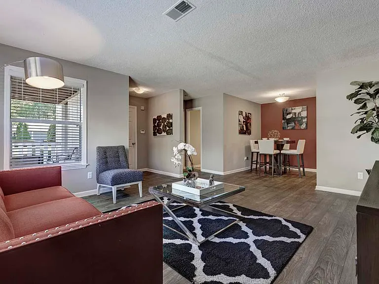 Harlowe Apartments — Photo 4