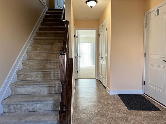 Entry way and Stair to 2nd Floor