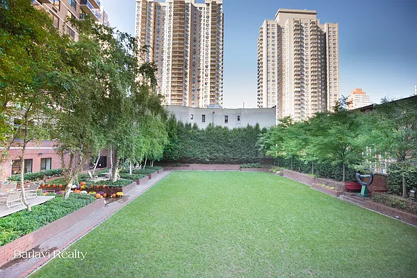Rented by Barlavi Inc. | media 54