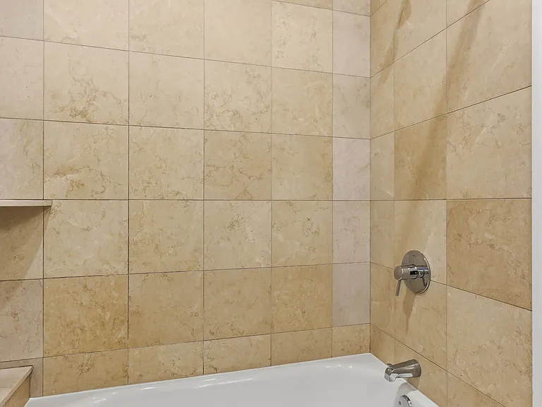 1825 N California Ave #4 — Photo 10