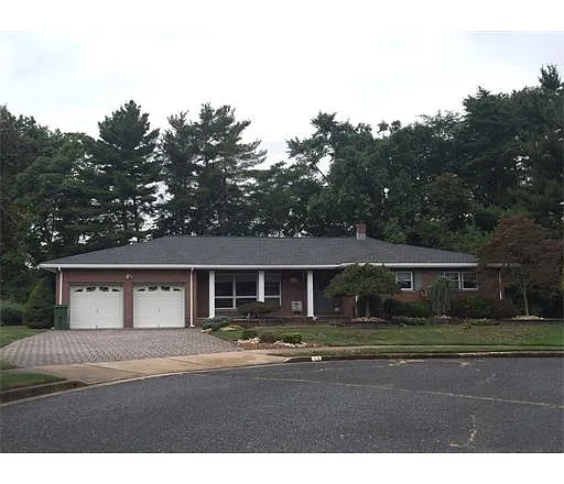 13 Wilmot Rd photo 1
