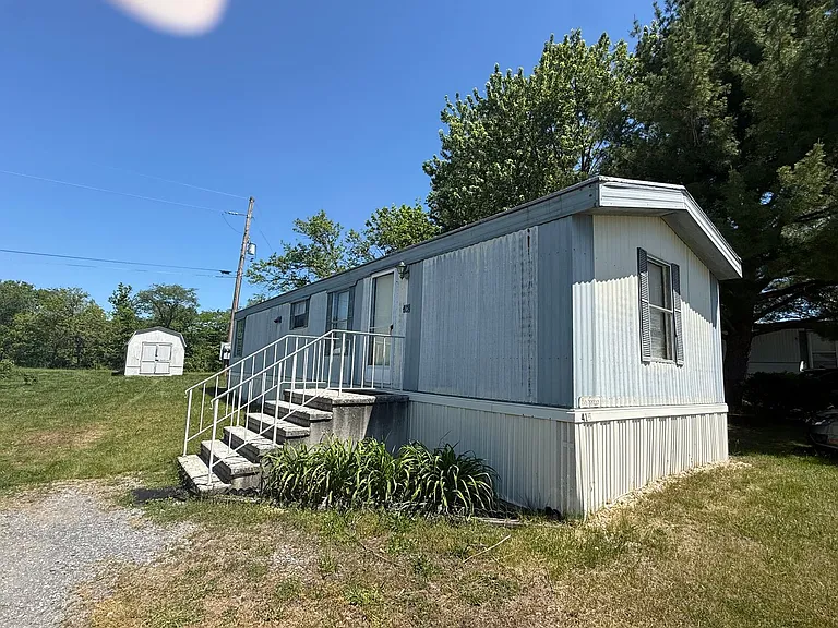 415 Meadowbrook Rd — Photo 2