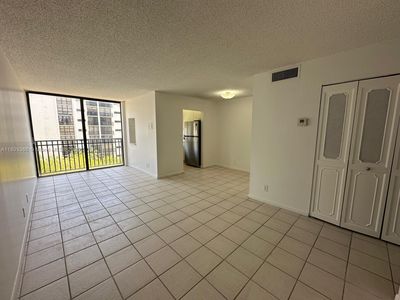 16919 N Bay Rd APT 617, Sunny Isles Beach, FL, 33160