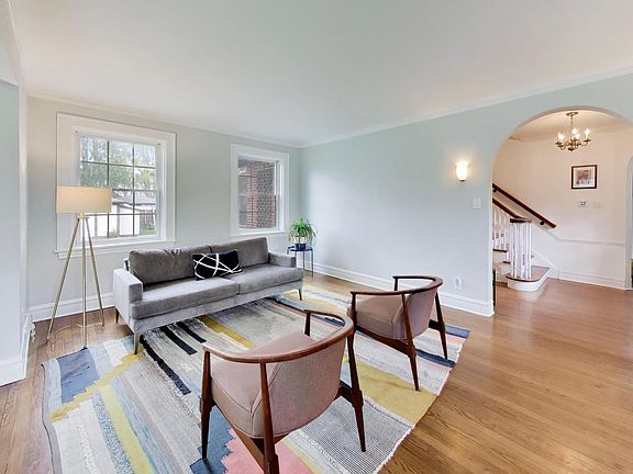 5th image of 1636 Forest Ave