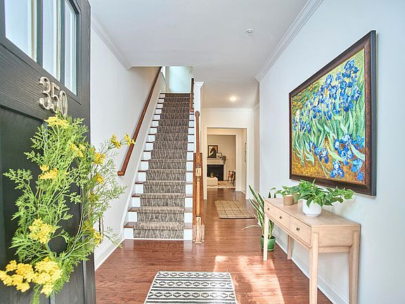 5th image of 350 Rose Walk Ln