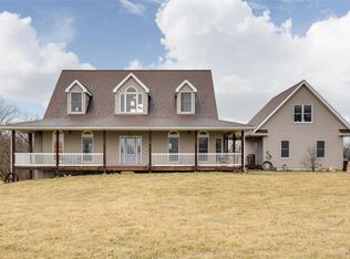 15 Stone Chimney Ct, Moscow Mills, MO 63362