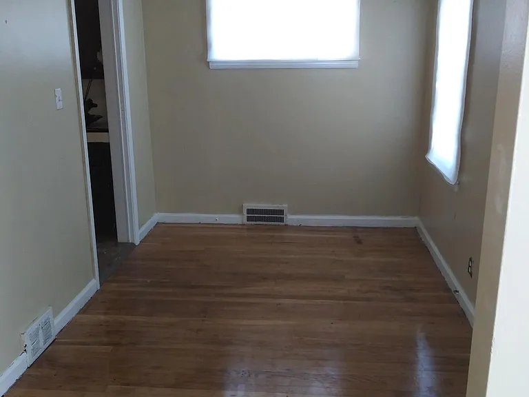 11731 Ashton Ave — Photo 4