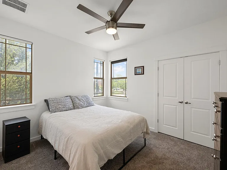 2208 Schriber St #B — Photo 24