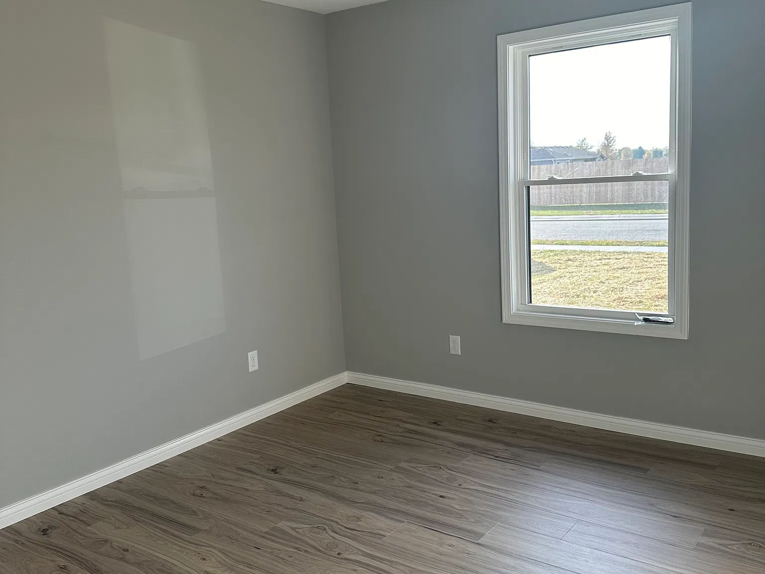 3 bed, 1300 sqft, $2,000 — Photo 1