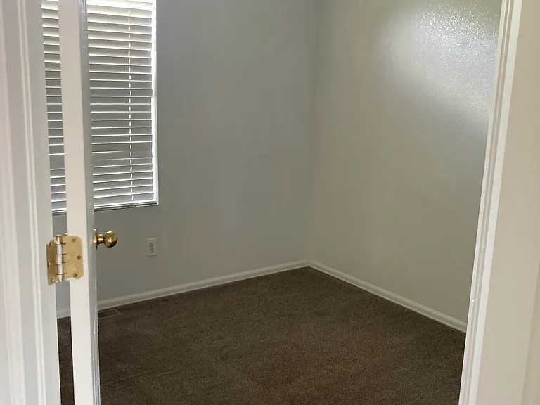 6132 Lincoln St — Photo 8