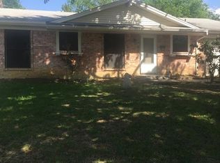 549 Gallant Fox Dr, Dallas, TX 75211