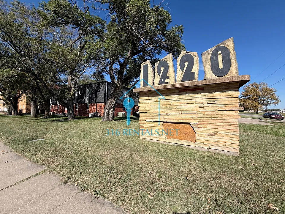 1220 E Broadway