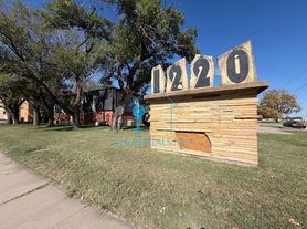 1220 E Broadway