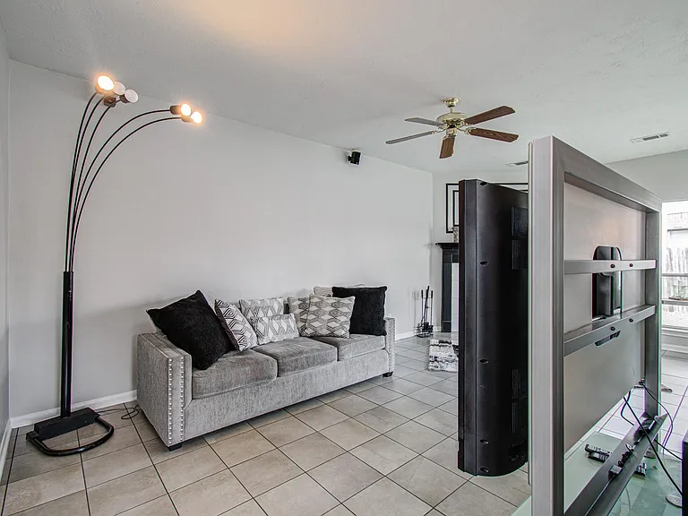 3043 W Hampton Dr — Photo 24