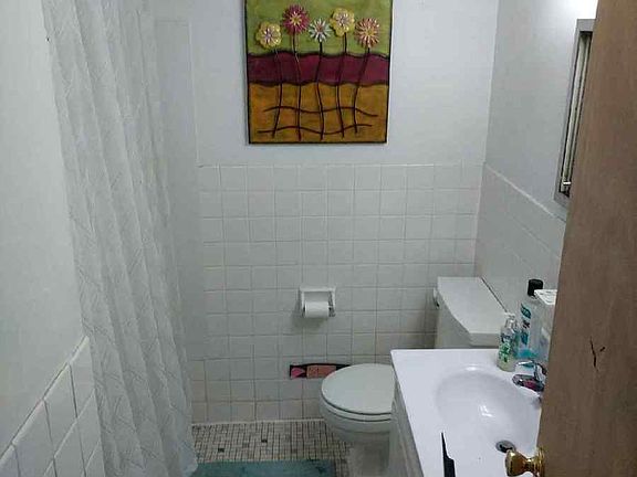 3rd image of 1270 Magnolia Ave E APT 106