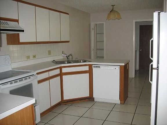 4th image of 537 Northbridge Dr
