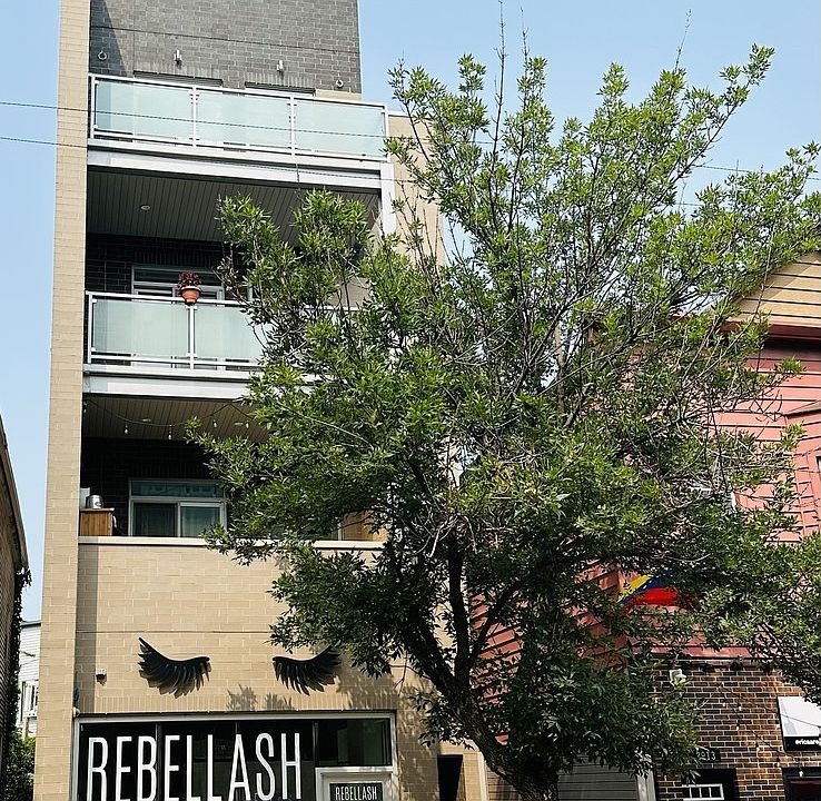 1st image of 2918 N Lakewood Ave #2