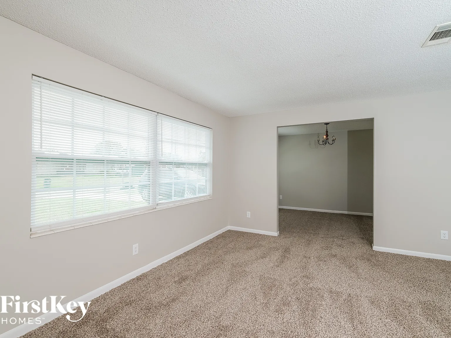 3 bed, 2.0 bath, 1338 sqft, $2,125 — Photo 4
