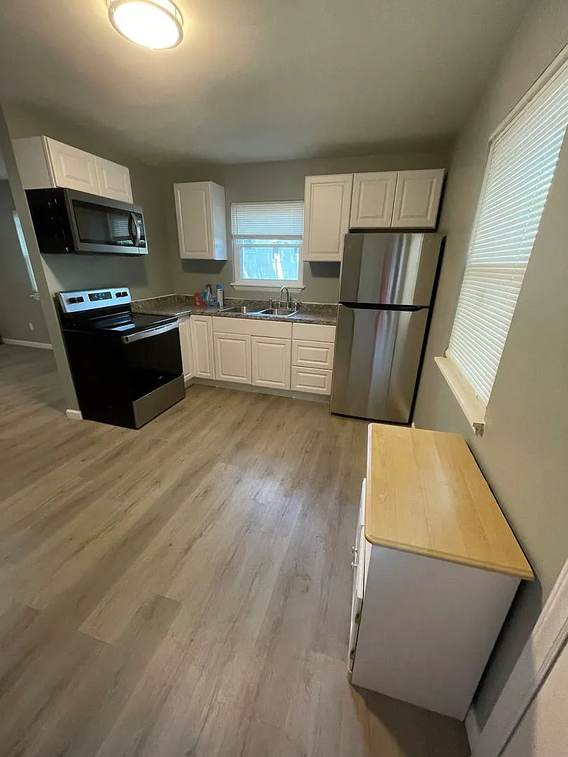 Brand New 3 Bedroom House — Photo 3