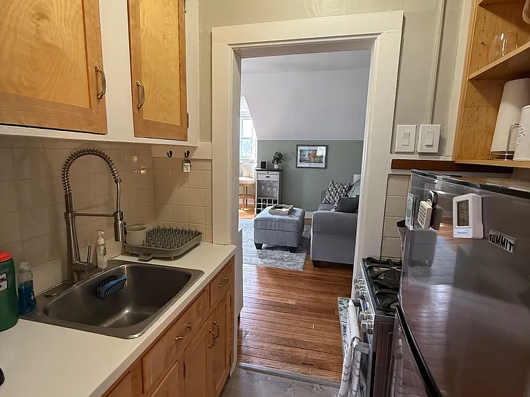 143 Caroline St #6 — Photo 7