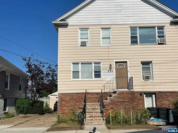 221 Huyler St, South Hackensack, NJ 07606