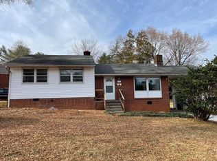 2775 Woodvale Dr, Winston Salem, NC 27127