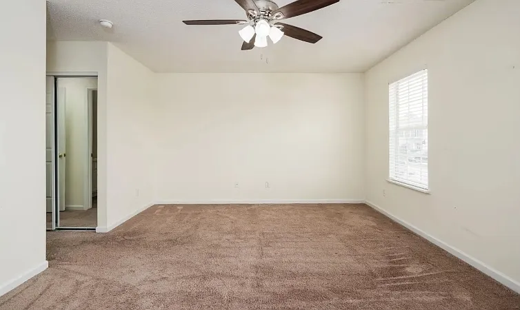 120 Katrina Ct — Photo 5