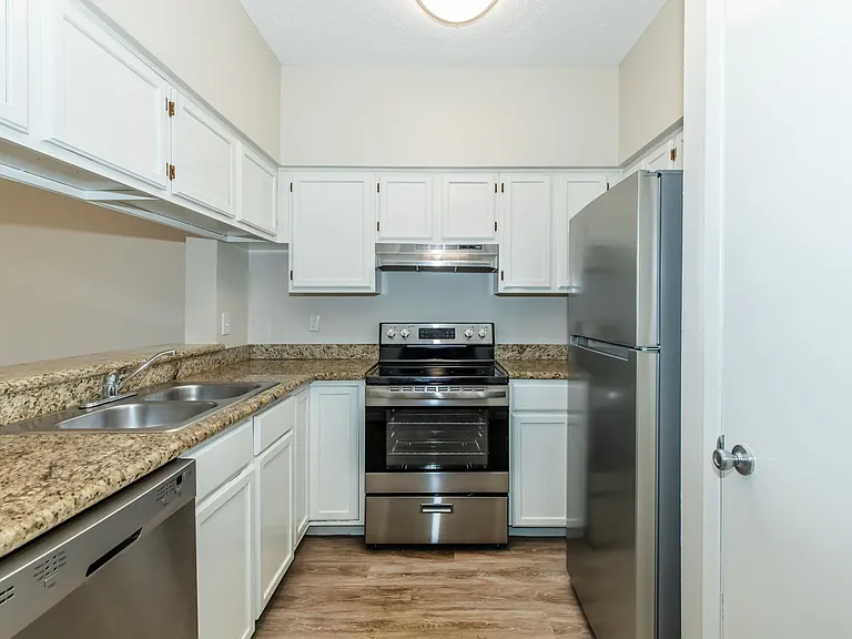 Encino — Photo 25