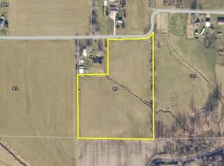 10104 E Blue River Rd, Pekin, IN 47165