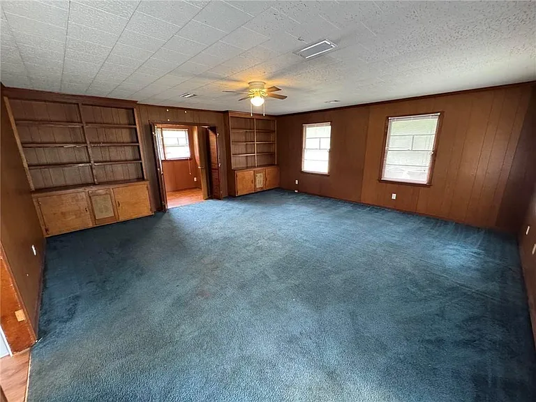 5855 Woodvale Dr — Photo 20