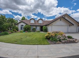 1960 Indianapolis Ave, Clovis, CA 93611
