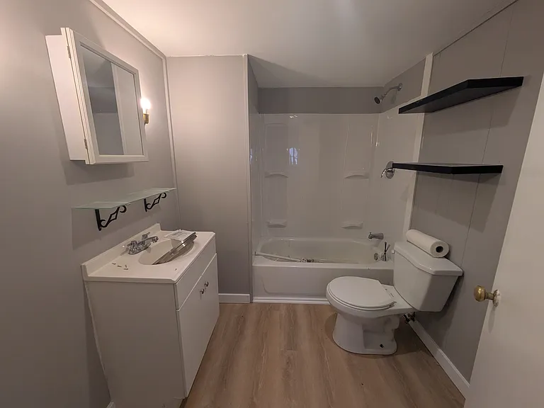 183 N Main St #9 — Photo 3
