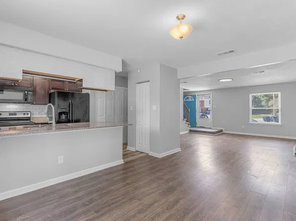 1308 Mikie Ct, Virginia Beach, VA 23453