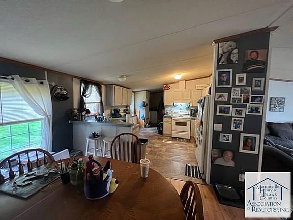 3rd image of 1588 Mary Hunter Dr