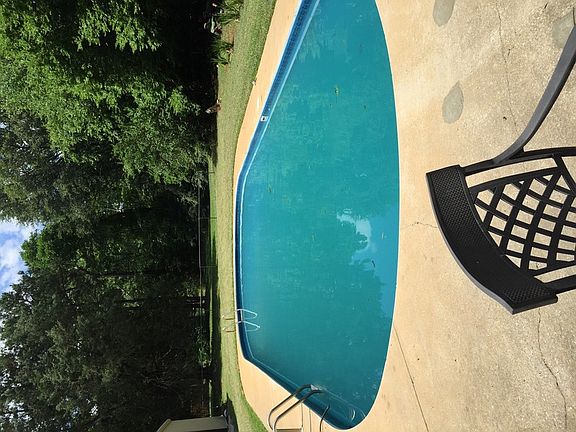 Large Pool w/ New Liner