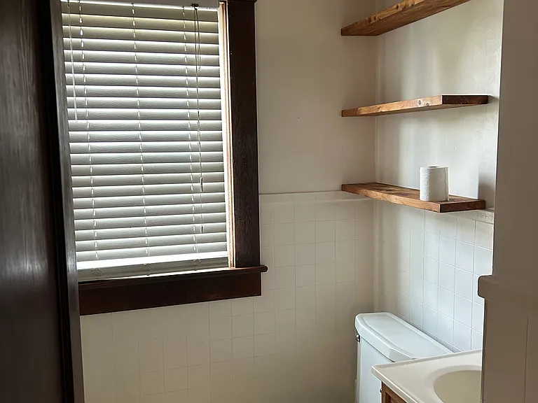 1327 Chesapeake St — Photo 6