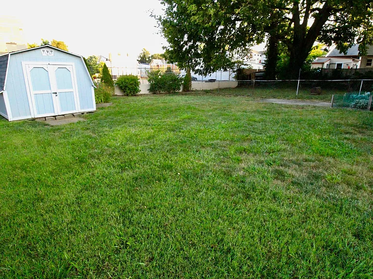 4536 Leo St — Photo 8