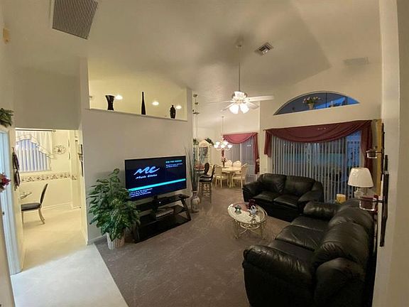 4th image of 334 NW Toscane Trl