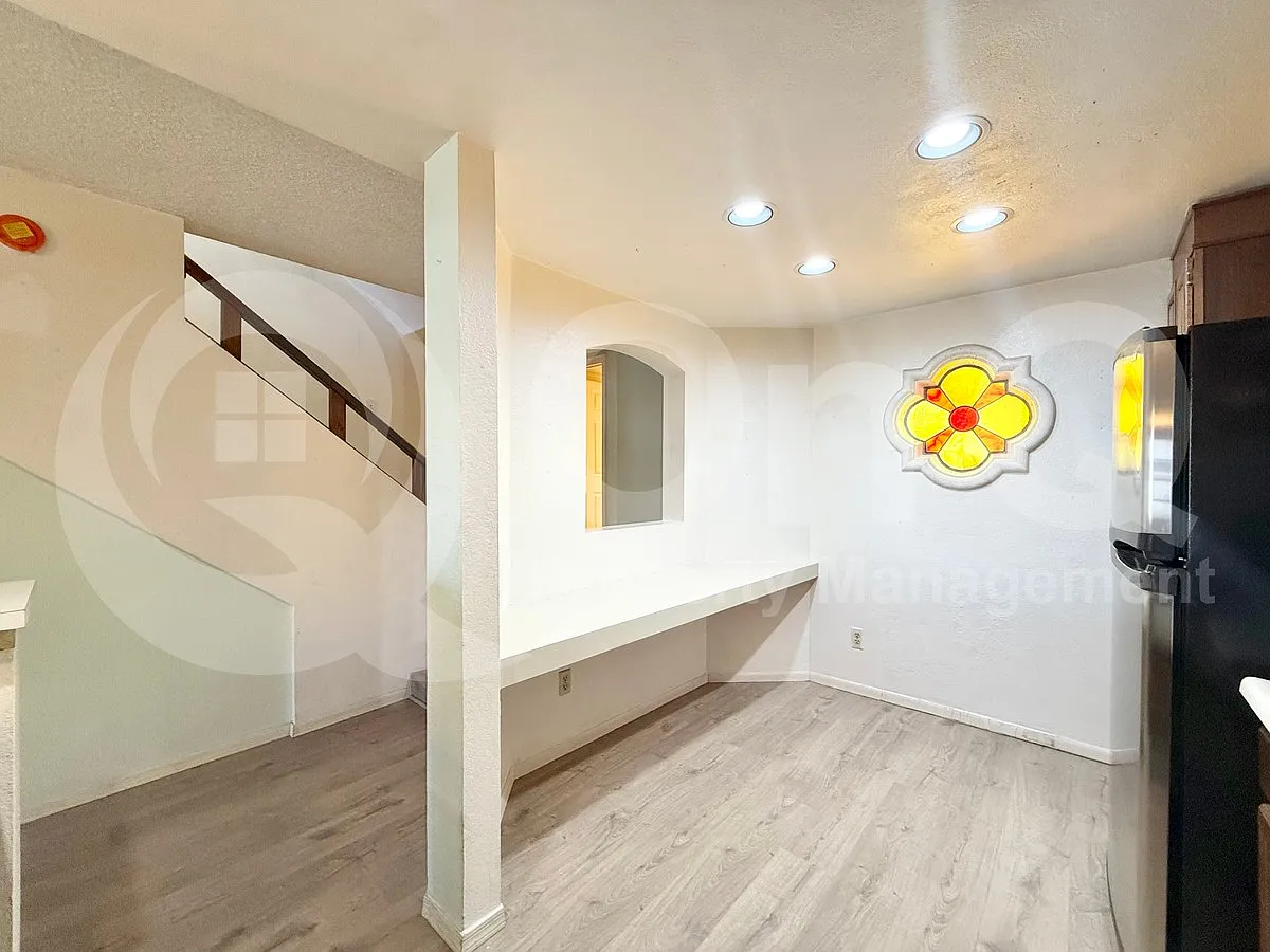 2 bed, 2.5 bath, 1274 sqft, $1,799 — Photo 4