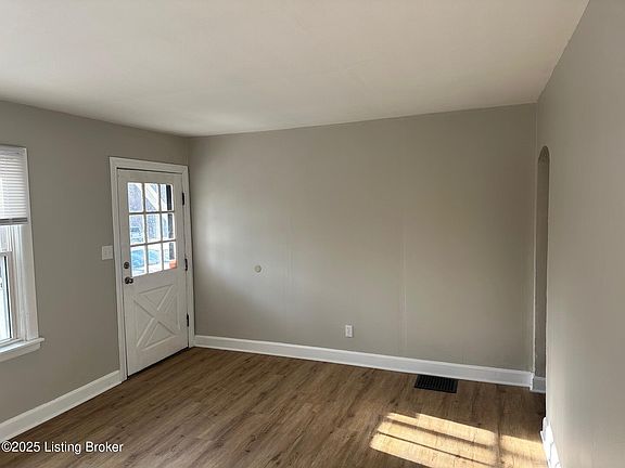 3rd image of 118 Highland Ave