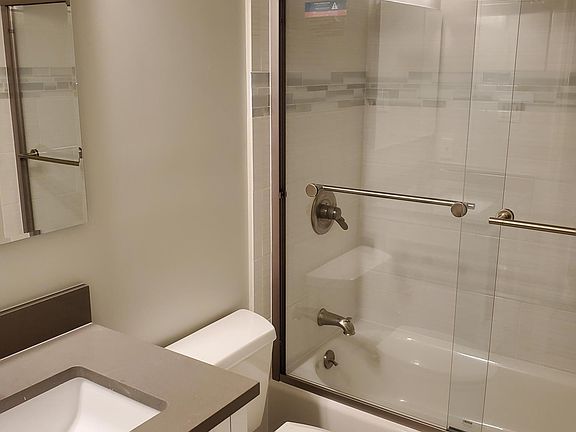 5th image of 573 40th Ave APT 1