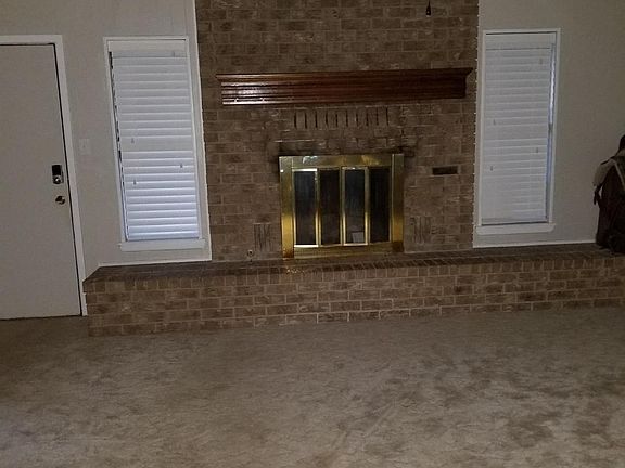 4th image of 1110 Shady Oaks Ln