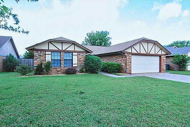 1st image of 2513 Clover Glen Dr