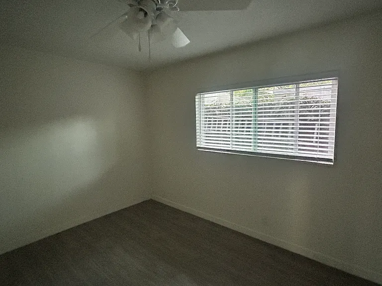 305 N Signal St #2 — Photo 9