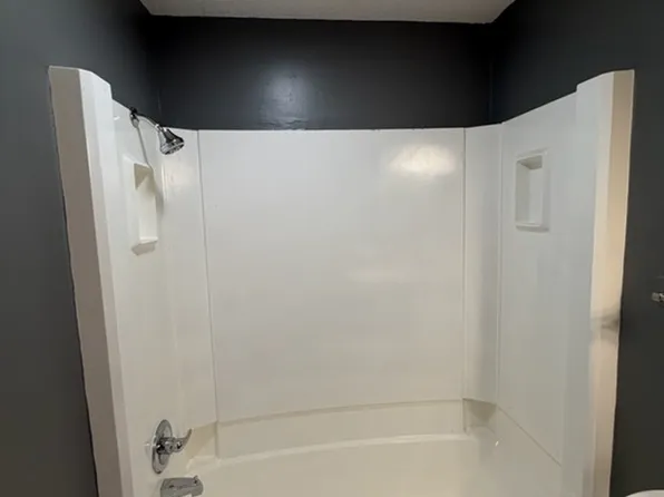 1014 Sylvan St #12, Emporia, KS 66801