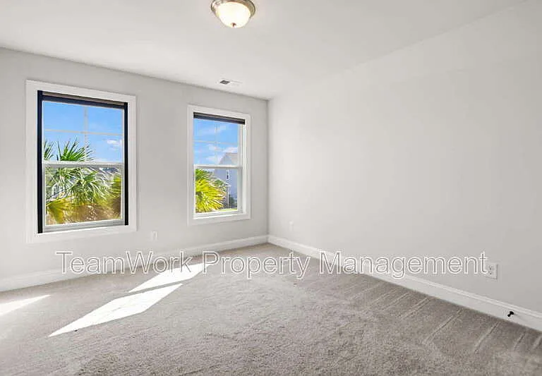 233 Seaworthy St — Photo 27